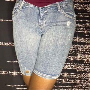 ARIZONA LIGHT BLUE DISTRESSED JEAN SHORTS